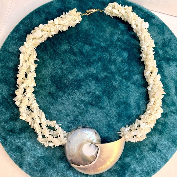 Pearl Nautilus Shell Vintage Necklace - Picture 1 of 7